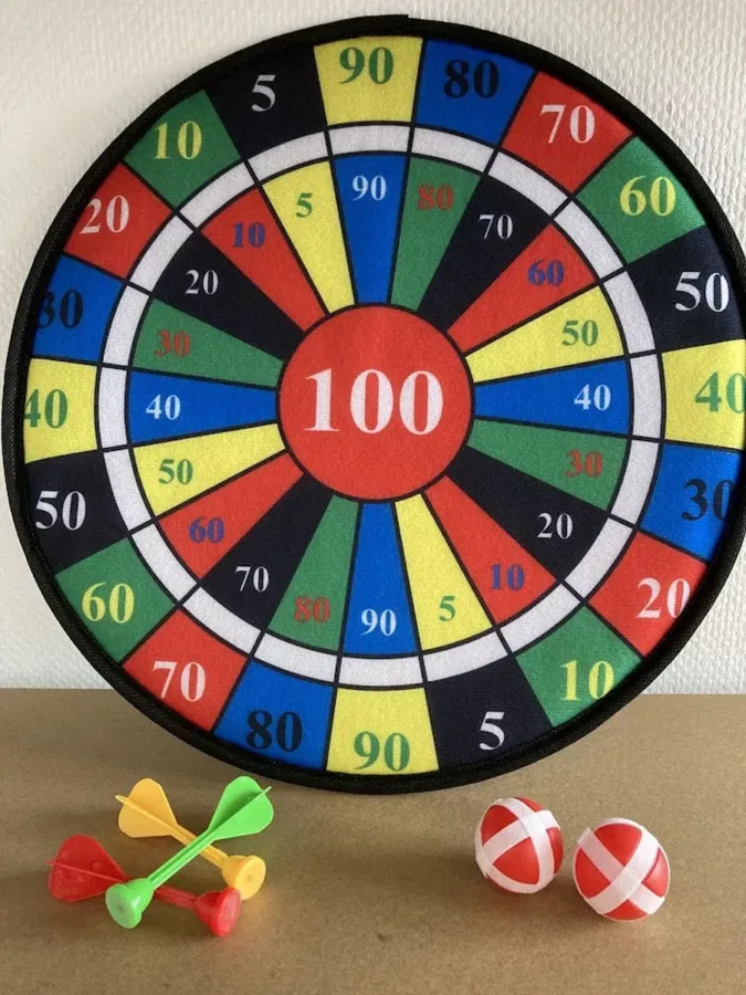 Dartbord Klitteband 36 cm met 2 balletjes en 3 pijltjes bij GrappigSpul